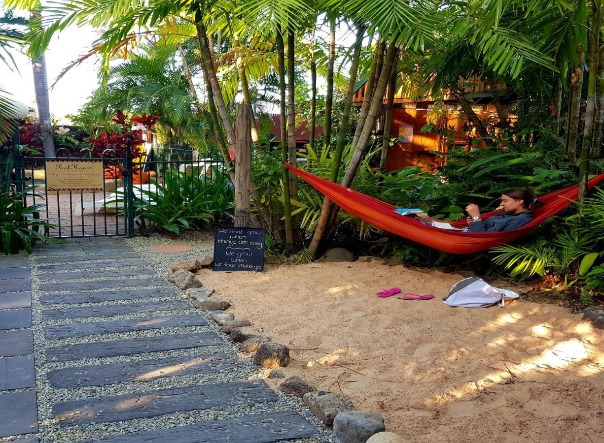Tropic Days Boutique Hostel Cairns Esterno foto