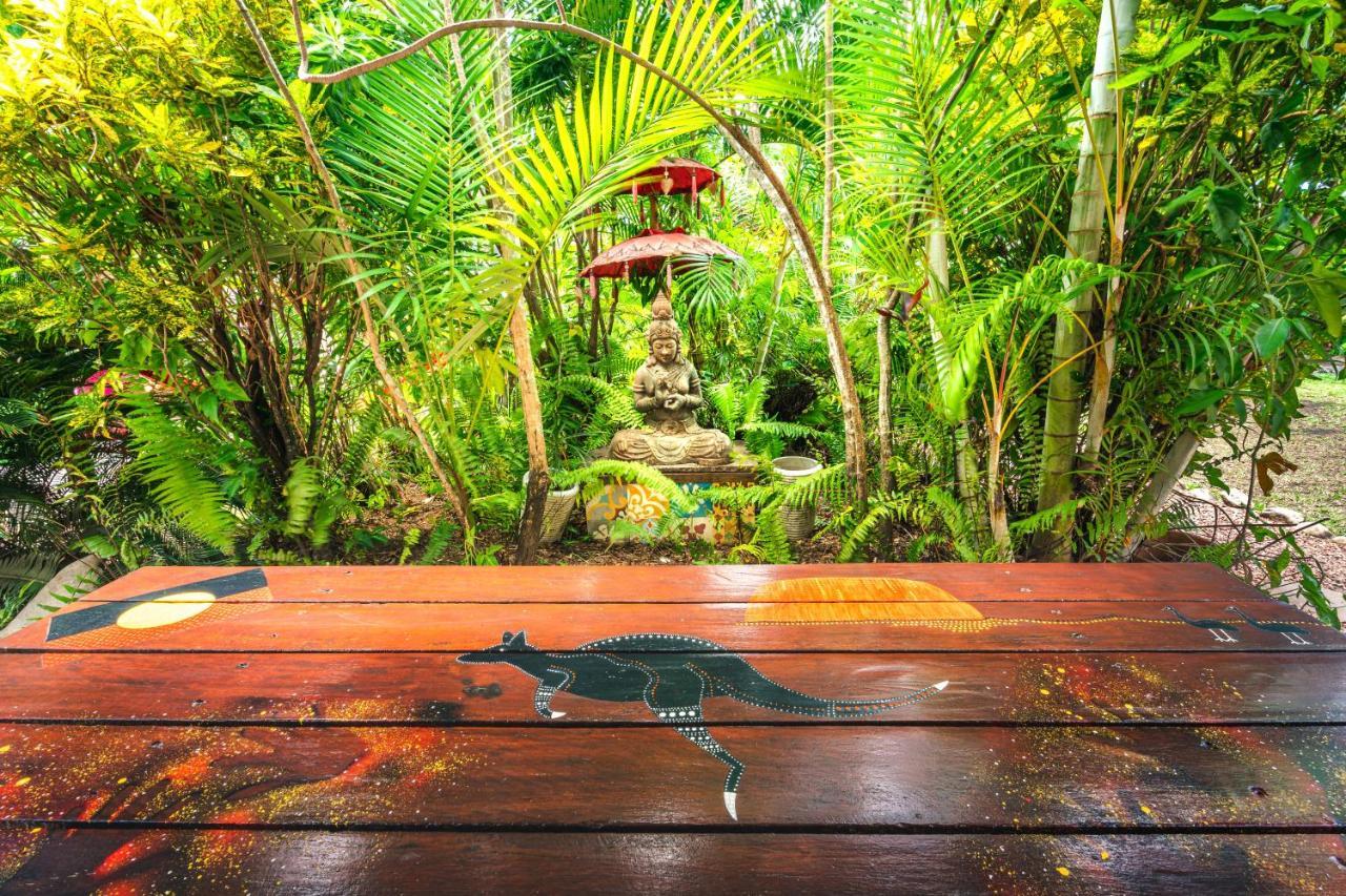 Tropic Days Boutique Hostel Cairns Esterno foto